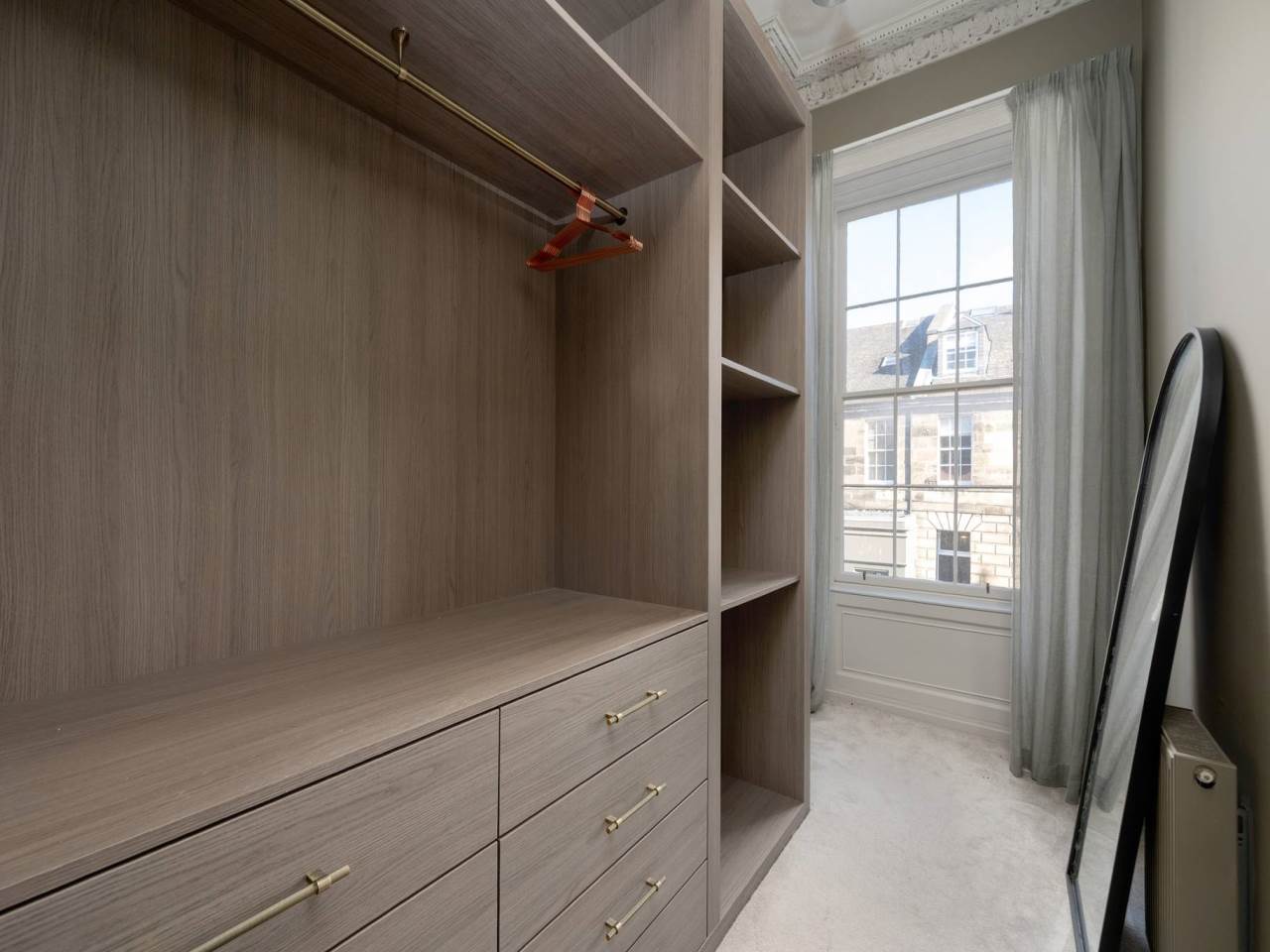 walk in wardrobe