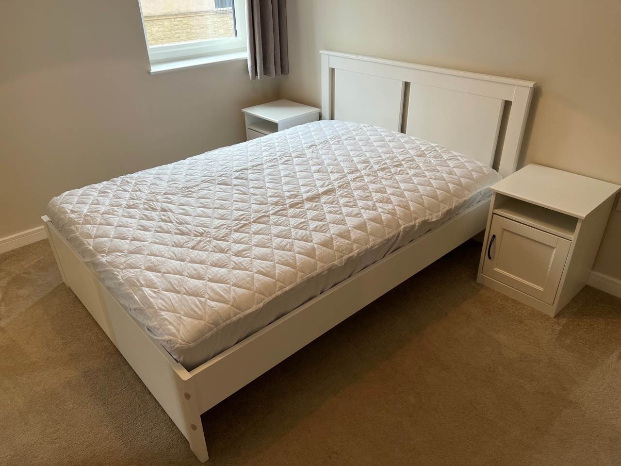 Master bed 02